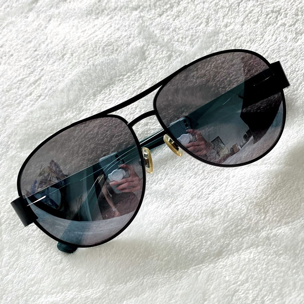 Stylish Black Aviator Sunglasses